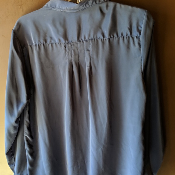 Worthington Essentials Vintage Blue Blouse. Size 8 - Picture 3 of 3